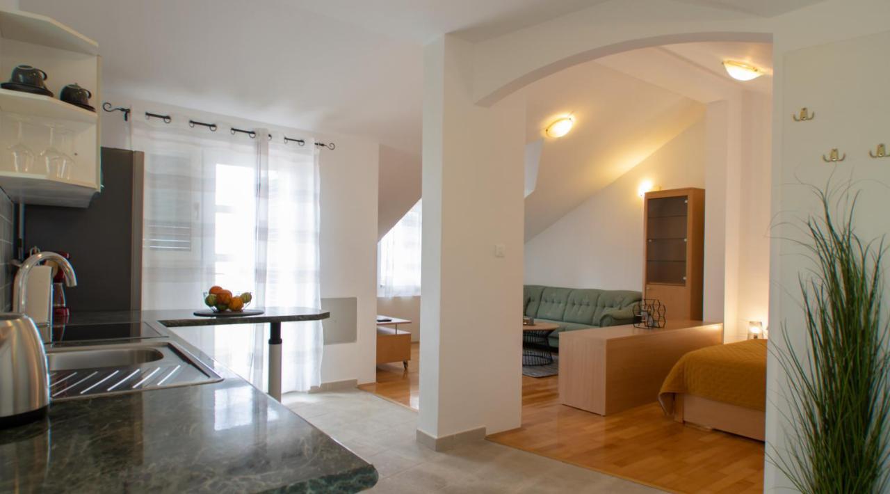 Mozart Apartments Baška Voda Exteriör bild