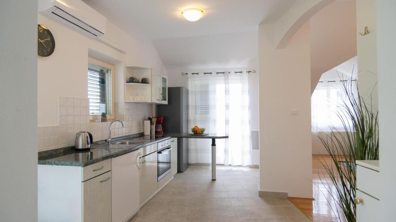 Mozart Apartments Baška Voda Exteriör bild