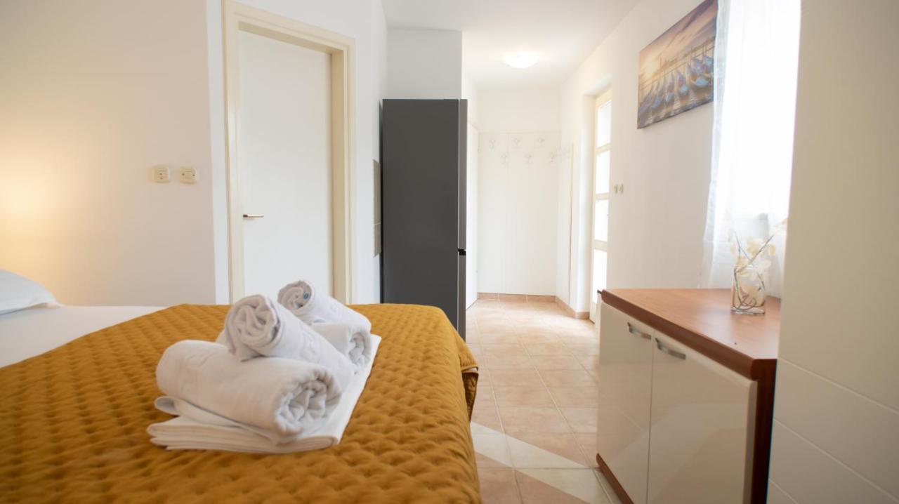 Mozart Apartments Baška Voda Exteriör bild